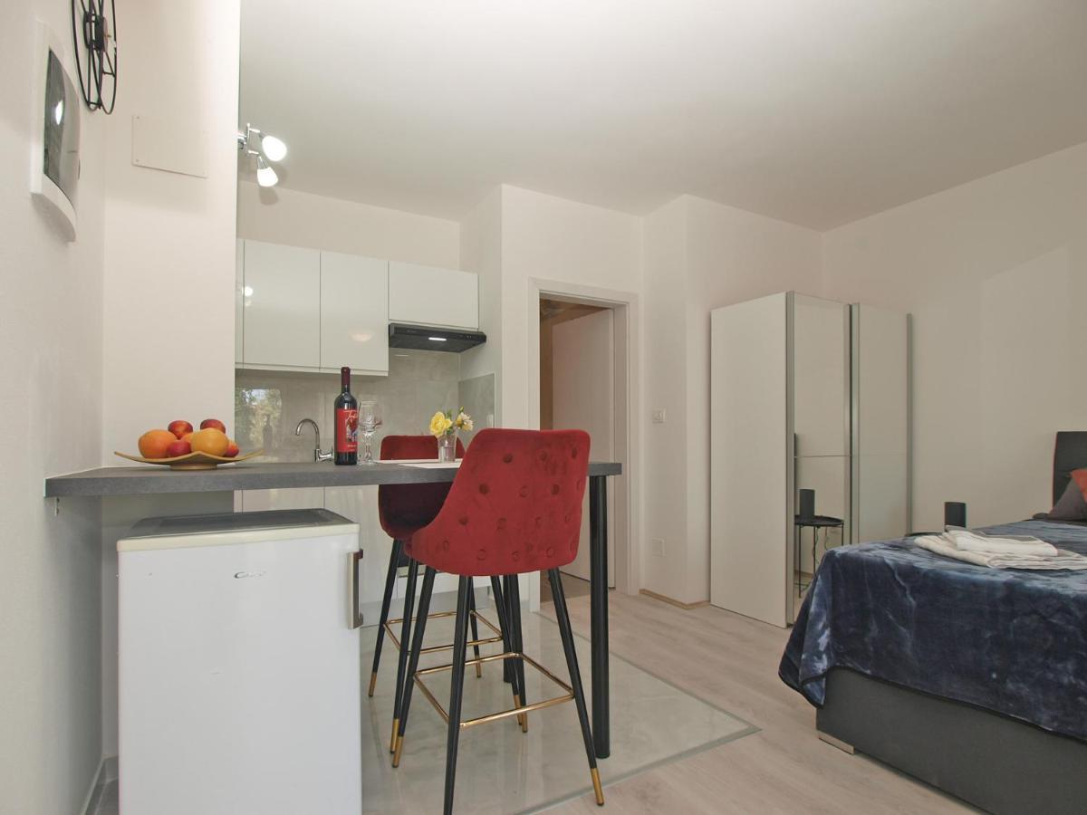 Apartment Florinda 2091 Pula Exterior photo