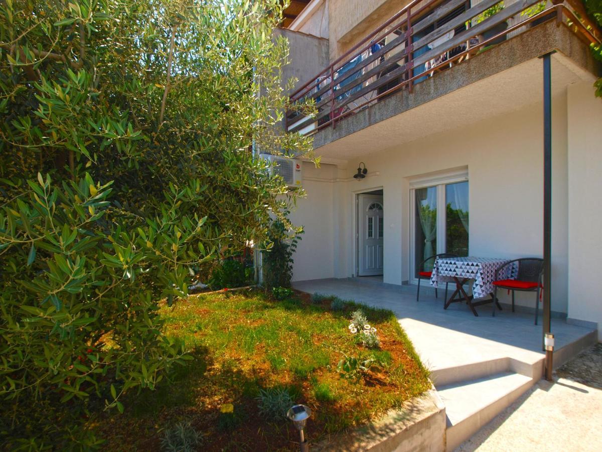 Apartment Florinda 2091 Pula Exterior photo